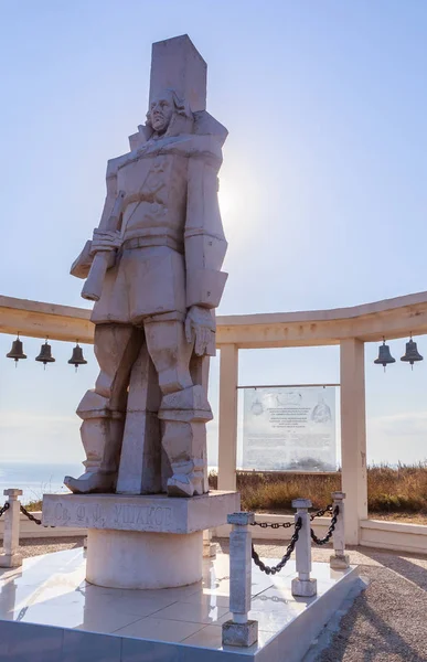 A memorial sculpture of the Russian Admiral F.F. Ushakov.  Cape Kaliakra, Bulgaria — Stock Photo, Image
