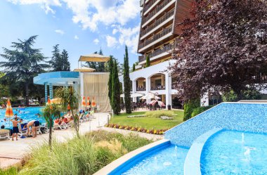 Hotel Flamingo Grand Hotel, yaz güneşli gün. Albena, Bulgaristan
