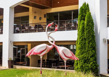 Hotel Flamingo Grand Hotel iki kuş flamengo önü isimlerinden. Albena, Bulgaristan