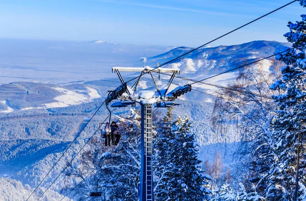 Calzada a la montaña Tserkovka en el complejo de Belokurikha —  Fotos de Stock