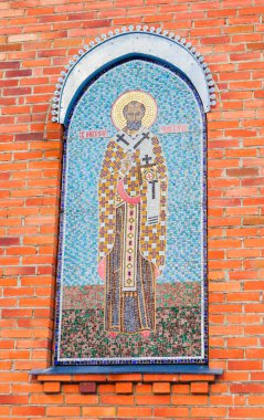 St Nicholas St. Panteleimon Kilisesi şifacı, Belokurikha, Altay, Rusya duvardaki Wonderworker mozaik simgesi