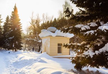Pompa istasyonu radon Wells. Resort Belokurikha. Altay, Russi