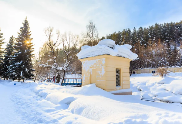 Pumpstation von Radonbrunnen. Kurort Belokurikha. altai, russi — Stockfoto