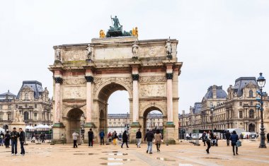 Arc de Triomphe du atlıkarınca olduğunu Paris'te bir zafer takı