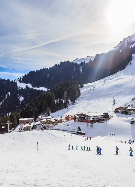 Kayakçı Soll, Tyrol, Avusturya Kayak Merkezi eteklerinde