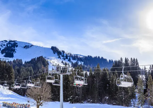 Lyžařský vlek. Lyžařské středisko Soll, Tyrolsko, Rakousko — Stock fotografie