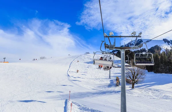 滑雪升降。奥地利蒂罗尔Ski度假胜地Soll — 图库照片