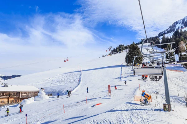 スキー リゾート相、チロル、オーストリアの斜面 — ストック写真