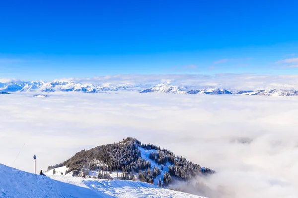 Na stokach ośrodka narciarskiego Söll, Tyrol, Austria — Zdjęcie stockowe