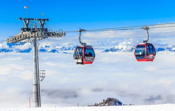 K vleku v lyžařském středisku Soll, Tyrolsko, Rakousko — Stock fotografie