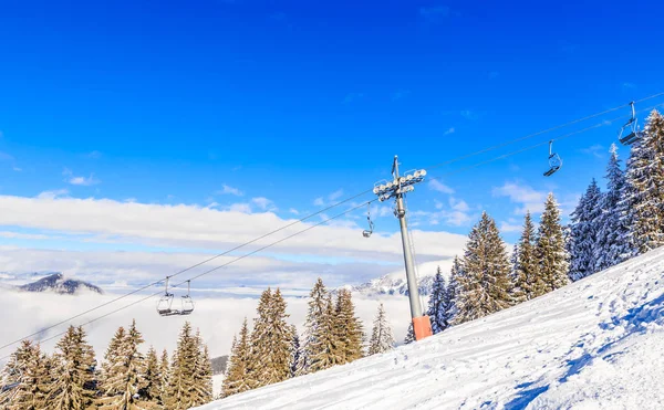 Lyžařský vlek. Lyžařské středisko Soll, Tyrolsko, Rakousko — Stock fotografie