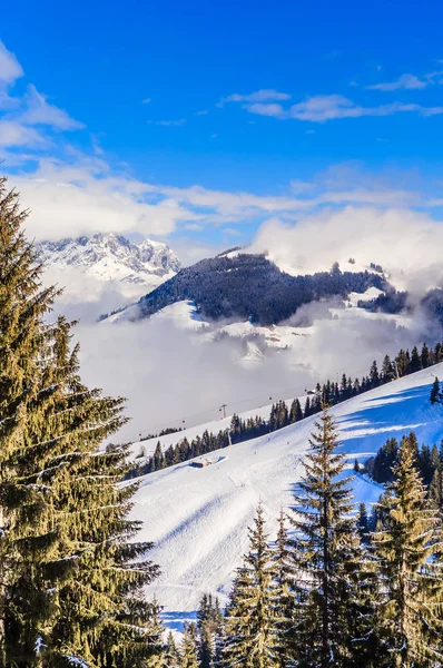 Montagne innevate in inverno. Comprensorio sciistico Soll, Tirolo, Austria — Foto Stock