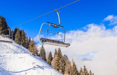 Kayak kaldırma. Kayak merkezi Soll, Tyrol, Avusturya