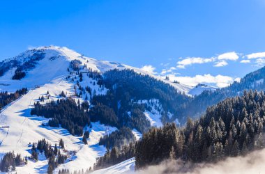  Dağ Hohe Salve kışın kar ile. Kayak Merkezi Soll