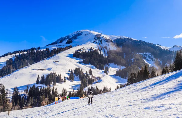 En las pistas de la estación de esquí Soll, Tirol, Austria — Foto de Stock