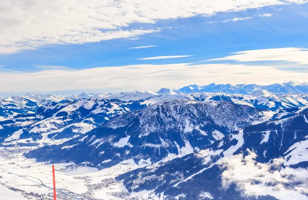 Blick vom Gipfel des Berges hohe salve. Skigebiet, — Stockfoto