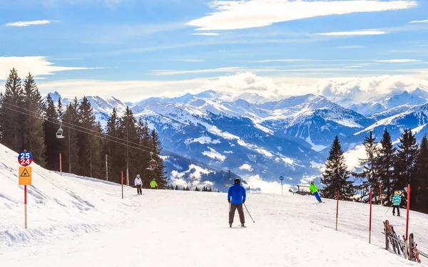 Op de hellingen van het skigebied Hopfgarten, Tirol, Austria — Stockfoto