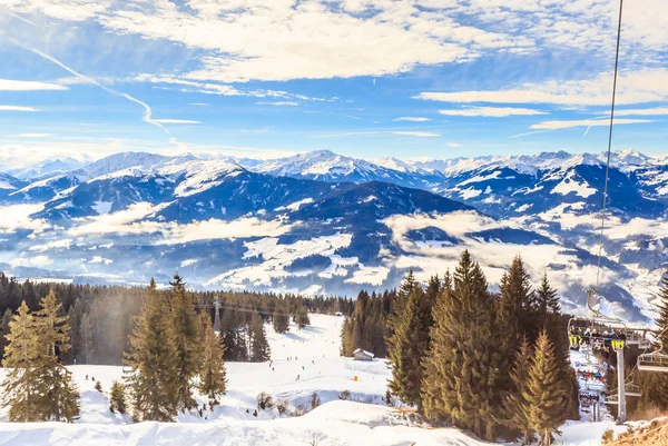 Sulle piste della stazione sciistica Hopfgarten, Tirolo, Austria — Foto Stock