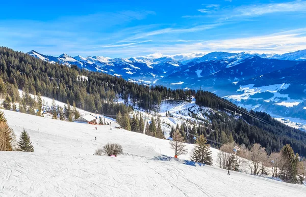 Na svazích lyžařského střediska Hopfgarten, Tyrolsko, Rakousko — Stock fotografie