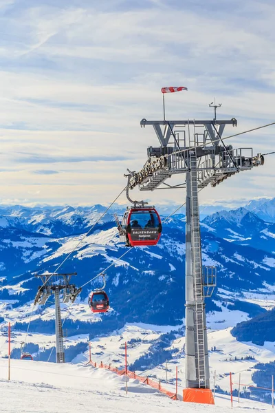 O elevador na estância de esqui de Soll, Hopfgarten. Tirol, Áustria — Fotografia de Stock