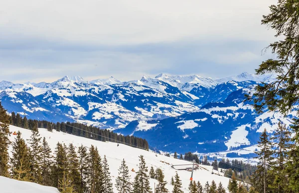 Na svazích ski resort Brixen im Thalef. Tyrolsko, Rakousko — Stock fotografie