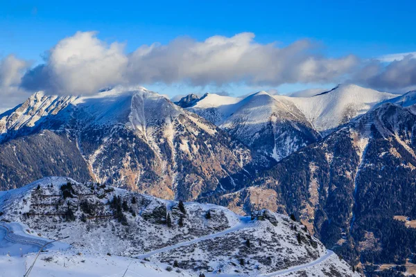 Hor se sněhem v zimě. Lyžařské středisko Bad Gasteinl, rakouským — Stock fotografie