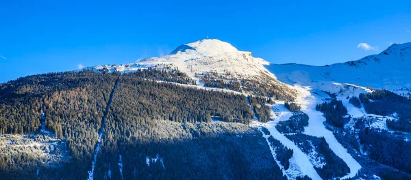冬には雪で山。スキー リゾート悪い Gasteinl Austri — ストック写真