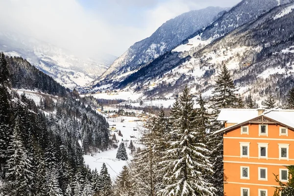 Kışın kayak merkezi Bad Gasteinl, Avusturya — Stok fotoğraf