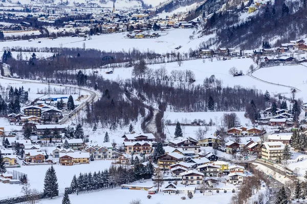 Vista do spa austríaco e estância de esqui Bad Gasteinl, Áustria — Fotografia de Stock