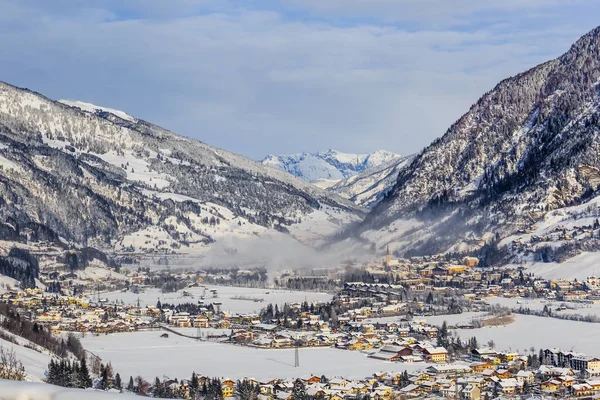 Widok na miasto w dolinie Gastein, Austria — Zdjęcie stockowe