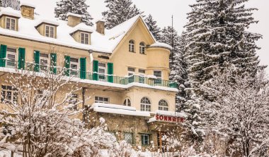 Avusturyalı spa ve Kayak Merkezi Bad Gastein, Au otelinin görünümü