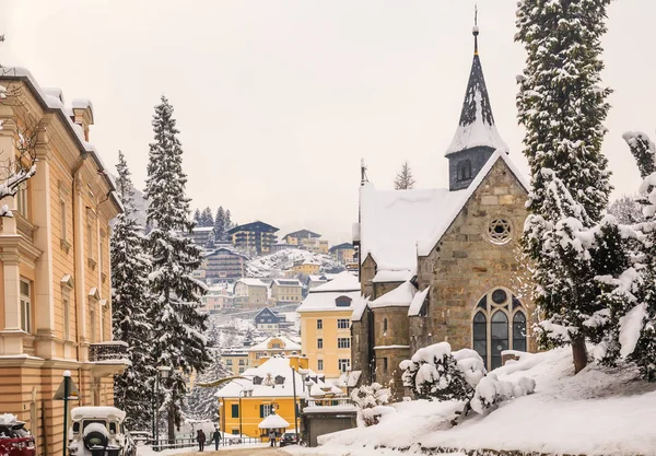 冬天在奥地利温泉和滑雪胜地坏巴达盖斯坦, 奥地利 — 图库照片