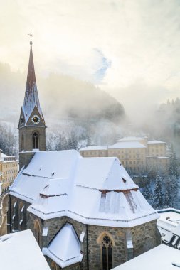 Kilise St. Primus ve Felitsian. Avusturyalı spa ve ski resort 