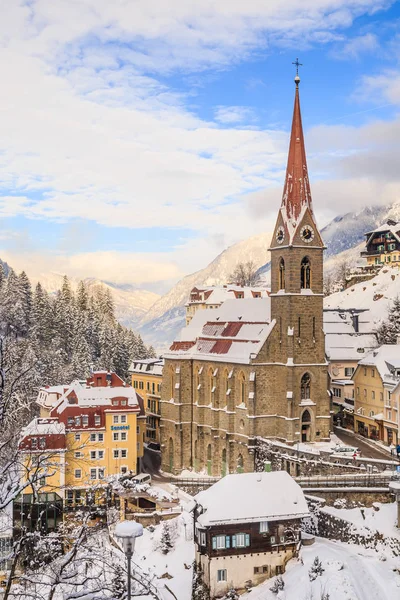 Kerk van St. Primus en Felitsian. Oostenrijkse kuuroord en ski resort Bad Gastein — Stockfoto