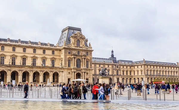 Gebied van het Louvre Museum, Parijs, Frankrijk — Stockfoto