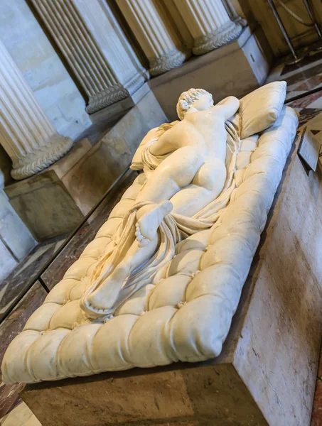 Sleeping Hermaphroditus. Sculpture by Borghese. Paris, France — Stock Photo, Image