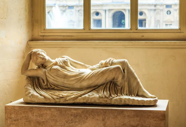 The Louvre. Sculpture in the hall of ancient art. Paris. France — Stock Photo, Image