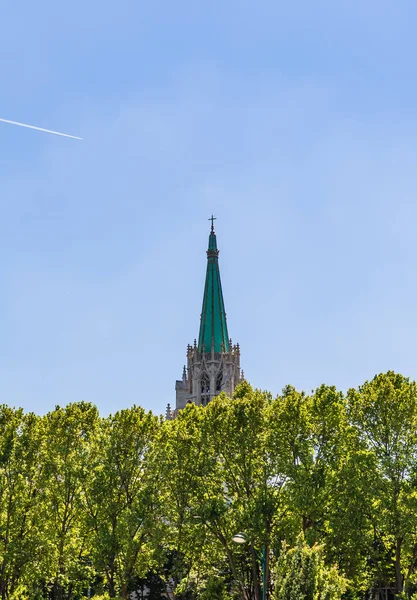 Amerykański kościół protestancki w Paryżu, Quay d 'Orsay, Francja. — Zdjęcie stockowe