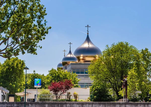 Catedral de la Santísima Trinidad y El Espiritual Ortodoxo Ruso —  Fotos de Stock