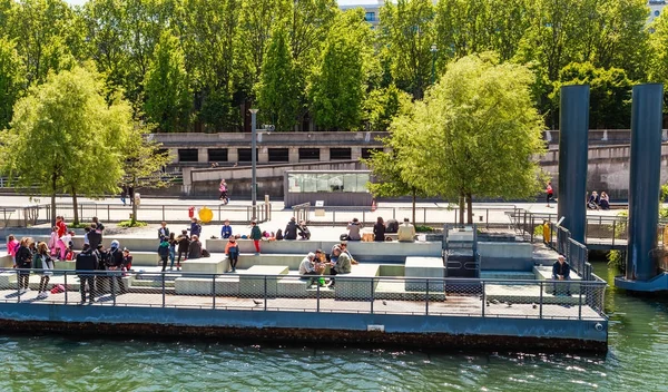 Piers for tourists on the river Seine.  Quai d'Orsay. Paris. — Stock Photo, Image