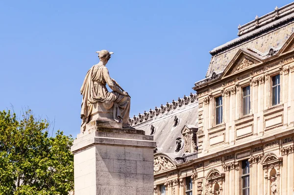 Seine Statue (Louis Petitot) on Pont du Carrousel (Carrousel Bri — Stockfoto