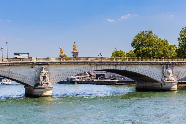 Pont Des Invalides Paris Fransa Seine Boyunca Denizden Görüntülemek — Stok fotoğraf