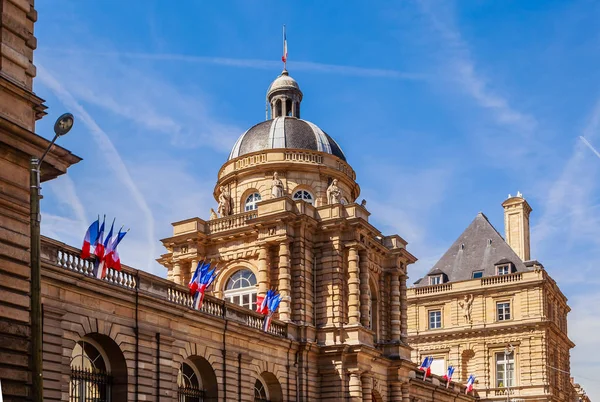 Fragment van Luxemburg paleis in Parijs — Stockfoto