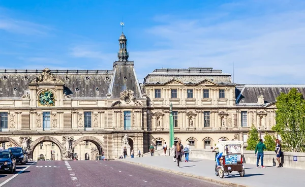 Pont du Carrousel y la entrada al túnel de la Place du Carrousel —  Fotos de Stock