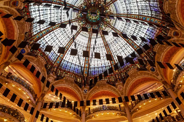 Paris, France, domed roof of the Galeries Lafayette department — Stock Photo, Image