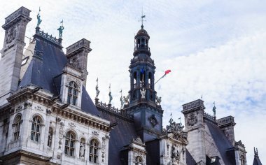 Hotel de Ville (Belediye Binası parçaları)