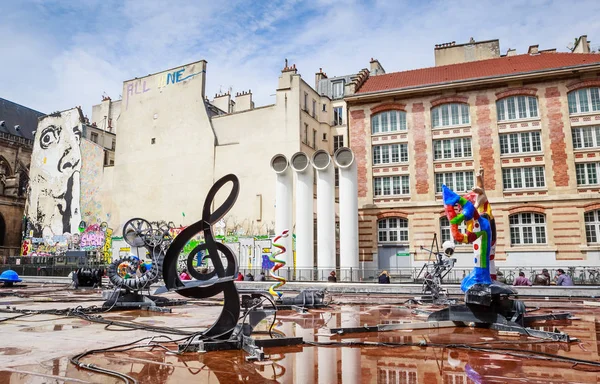 Strawinsky-Brunnen ist ein öffentlicher Brunnen — Stockfoto