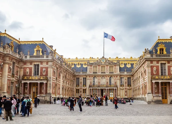 Marmeren binnenplaats bij het kasteel van Versailles, Frankrijk — Stockfoto