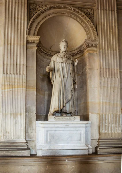 Standbeeld van Napoleon Bonaparte in het paleis van Versailles — Stockfoto