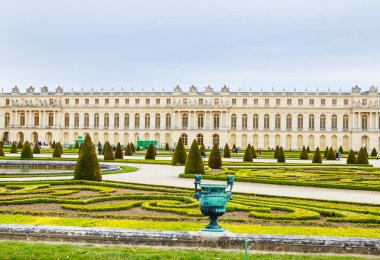 Versailles Sarayı ve Parkı Paris yakınlarında